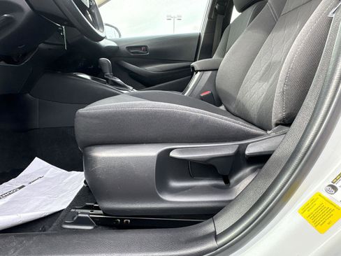 Used 2023 Toyota Corolla LE image 18