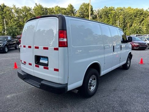 Used 2021 Chevrolet Express 2500 RWD image 5
