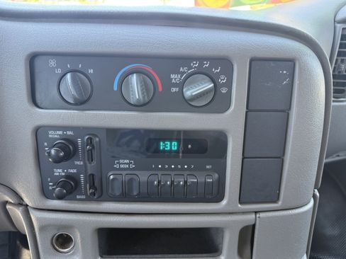 Used 2002 Chevrolet Astro RWD image 15