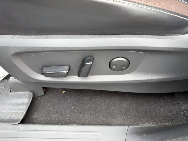Used 2022 Nissan Pathfinder Platinum w/ Cargo Package FWD image 6