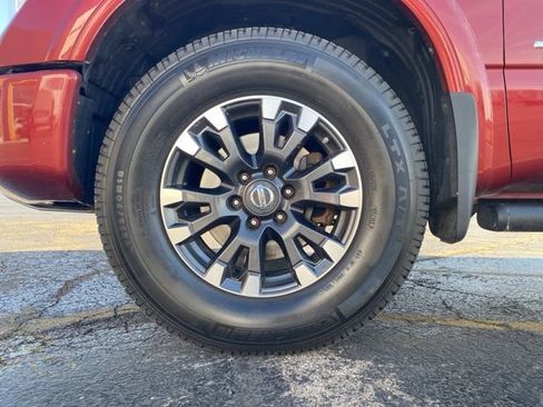 Used 2018 Nissan Titan PRO-4X image 17