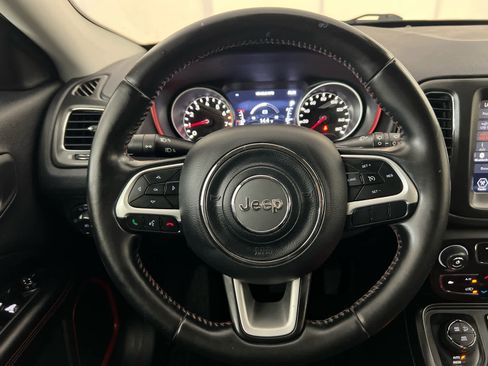 Used 2020 Jeep Compass Trailhawk image 18