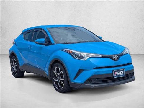Used 2019 Toyota C-HR XLE image 3