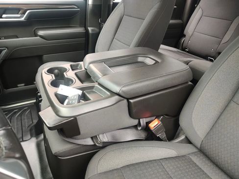 Used 2022 Chevrolet Silverado 1500 LT w/ Z71 Off-Road Package image 22