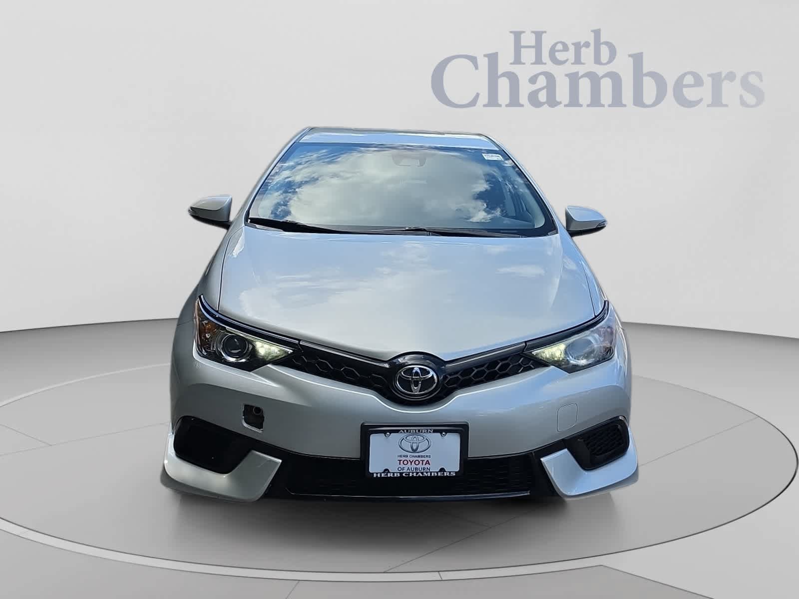 Used 2018 Toyota Corolla iM w/ All-Weather Mat Package FWD image 2
