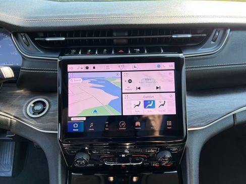 Used 2021 Jeep Grand Cherokee L Limited w/ MOPAR Finishing Package AWD/4WD image 21