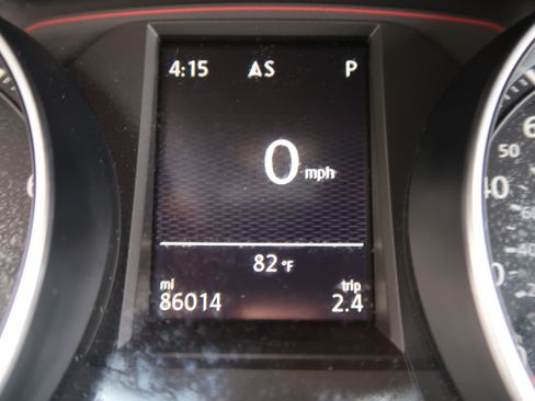 Used 2015 Volkswagen GTI SE FWD image 22