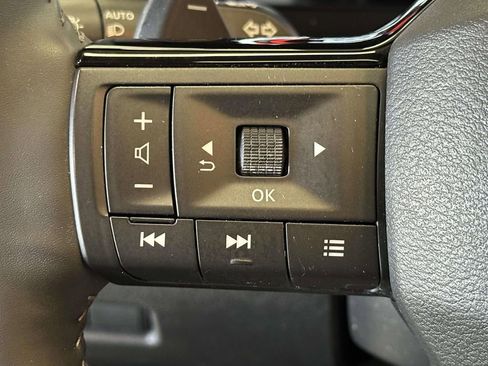 Used 2025 Nissan Rogue Platinum w/ Platinum Premium Package AWD/4WD image 25