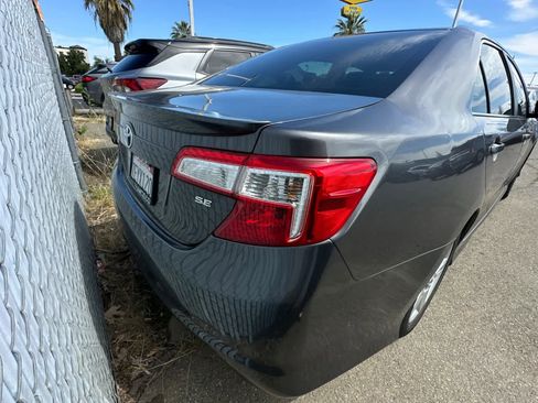 Used 2014 Toyota Camry SE FWD image 5
