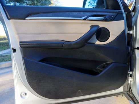 Used 2017 BMW X1 xDrive28i image 13