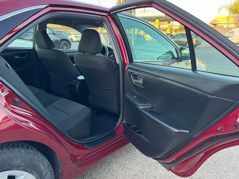 Used 2015 Toyota Camry LE image 19