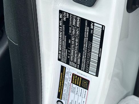 Used 2025 Mercedes-Benz GLS 450 4MATIC image 38