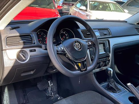 Used 2017 Volkswagen Passat 1.8T S image 18