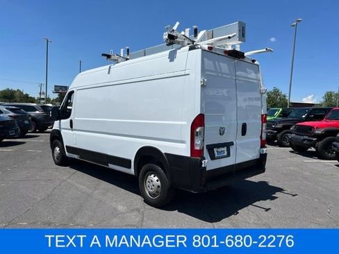 Used 2023 RAM ProMaster 2500 w/ Driver Convenience Group FWD image 3