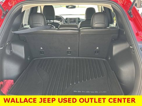 Used 2019 Jeep Cherokee Trailhawk w/ Trailer Tow Group image 11