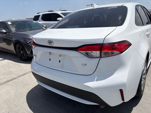 Used 2022 Toyota Corolla LE FWD image 4