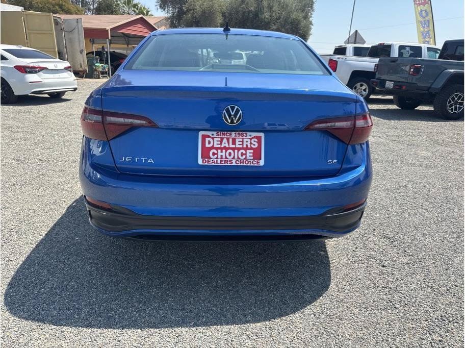 Used 2024 Volkswagen Jetta SE FWD image 6