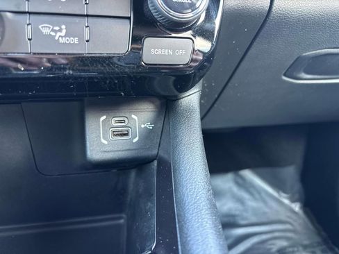 Certified 2023 Jeep Compass Latitude image 28