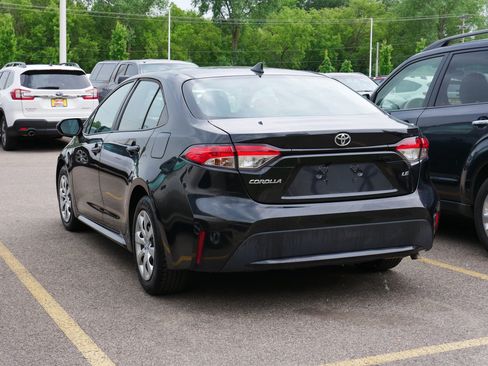 Used 2021 Toyota Corolla LE FWD image 4