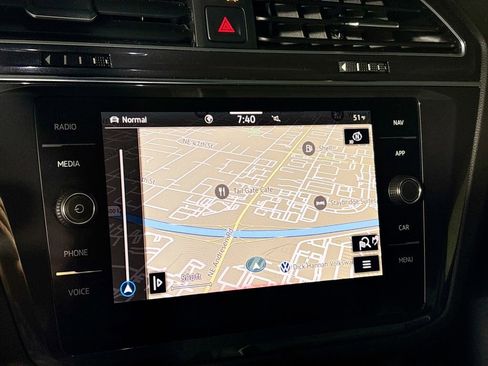 Used 2022 Volkswagen Tiguan SEL R-Line image 16