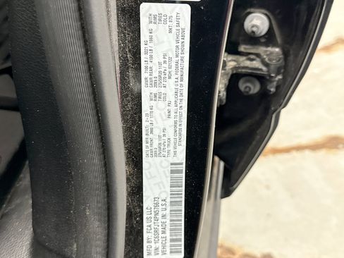 Used 2023 RAM 1500 Laramie AWD/4WD image 11