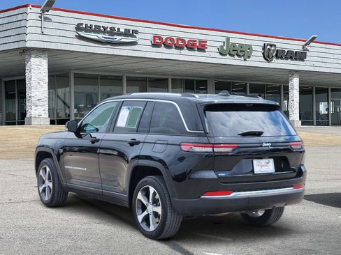 Used 2023 Jeep Grand Cherokee 4WD 4xe w/ Luxury Tech Group II image 4