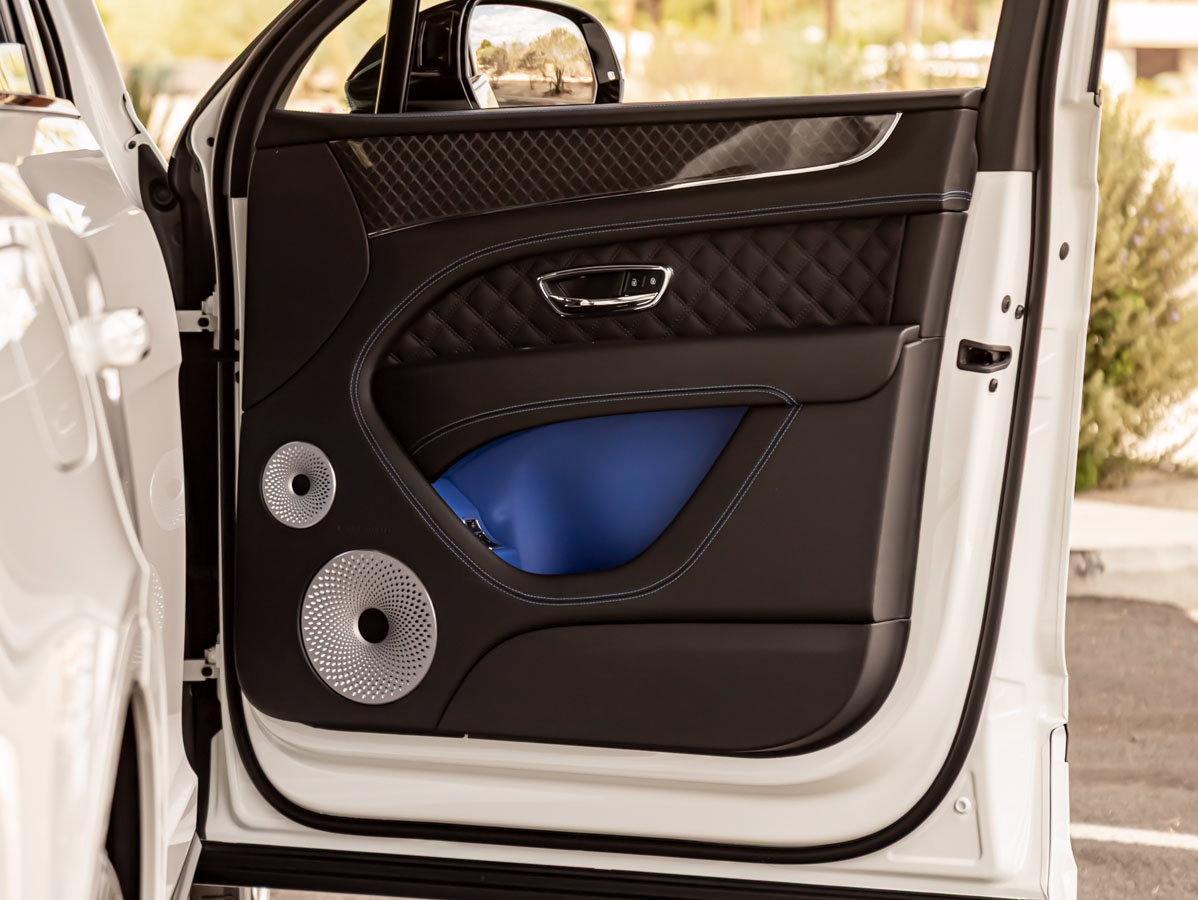 Certified 2025 Bentley Bentayga AWD/4WD image 41