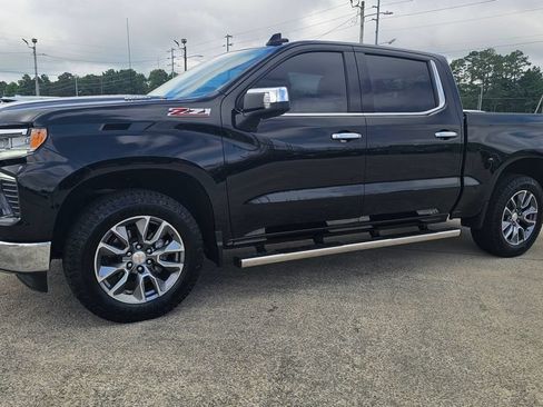 Used 2024 Chevrolet Silverado 1500 LTZ AWD/4WD image 3