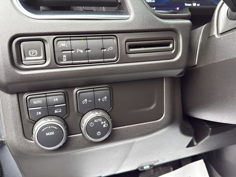 Used 2022 Chevrolet Tahoe RST AWD/4WD image 22