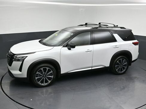New 2026 Nissan Pathfinder Platinum AWD/4WD image 28