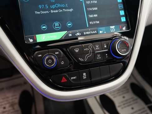 Used 2018 Chevrolet Bolt Premier w/ Driver Confidence II Package FWD image 35