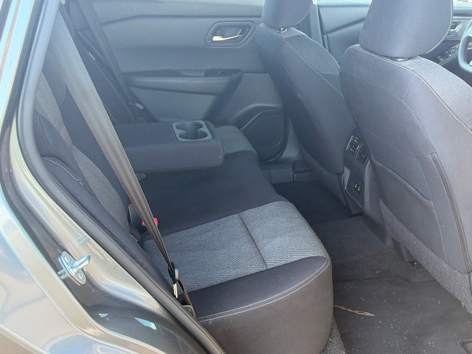 Used 2024 Nissan Rogue SV AWD/4WD image 15