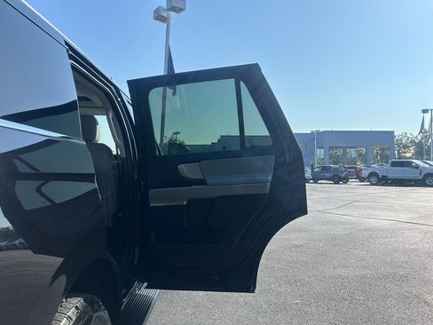 Certified 2025 Ford Expedition Active AWD/4WD image 25
