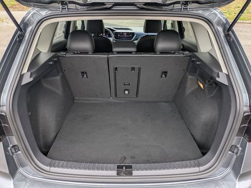 Used 2023 Volkswagen Taos SE w/ Panoramic Sunroof Package AWD/4WD image 13