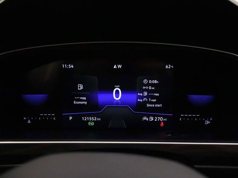 Used 2024 Volkswagen Tiguan SE R-Line image 5