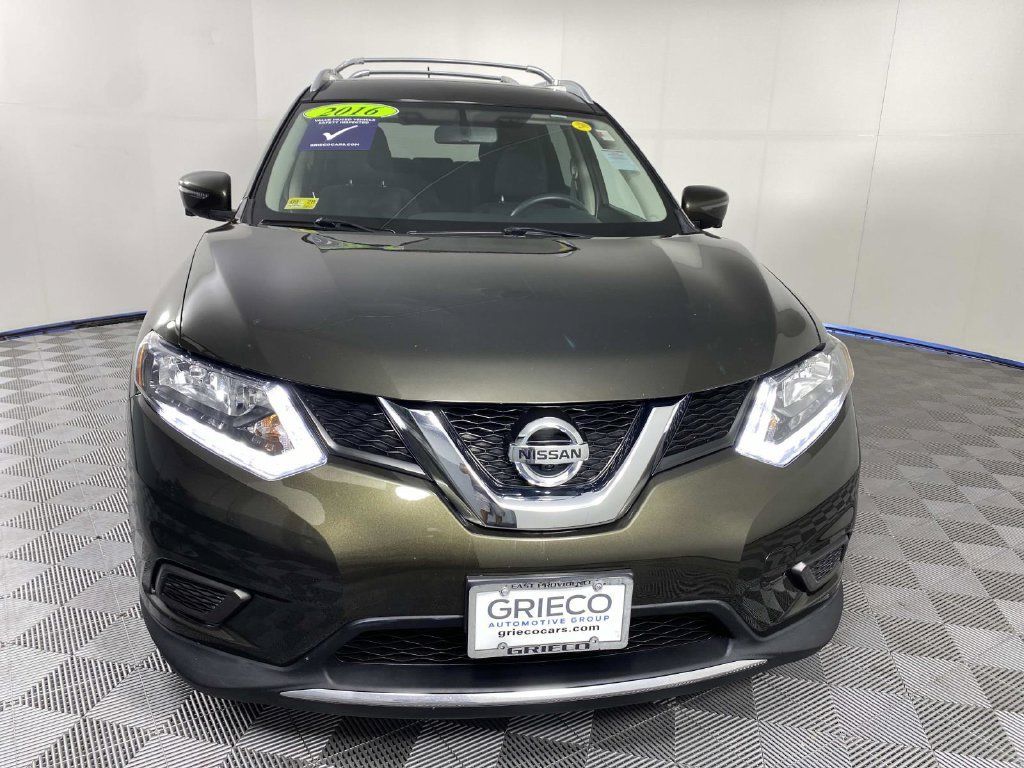 Used 2016 Nissan Rogue SV w/ SV Premium Package AWD/4WD image 3