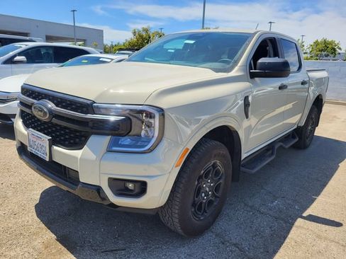 Used 2025 Ford Ranger XLT w/ Black Appearance Package RWD image 3