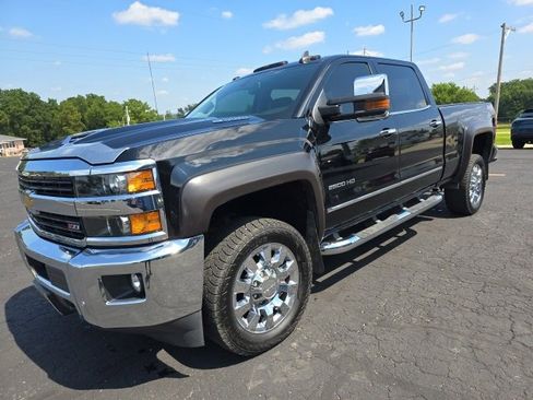 Used 2017 Chevrolet Silverado 2500 LTZ w/ Duramax Plus Package image 3