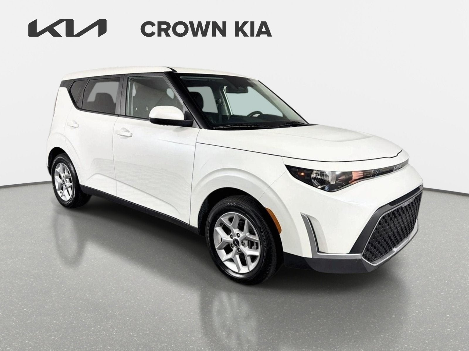 Certified 2025 Kia Soul LX w/ LX Technology Package FWD image 3