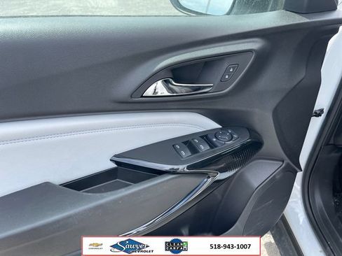 Used 2025 Chevrolet Trax LT w/ Driver Confidence Package FWD image 11