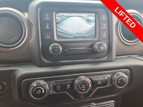 Used 2018 Jeep Wrangler Unlimited Sport image 27