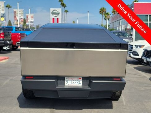 Used 2024 Tesla Cybertruck AWD Crew Cab image 29