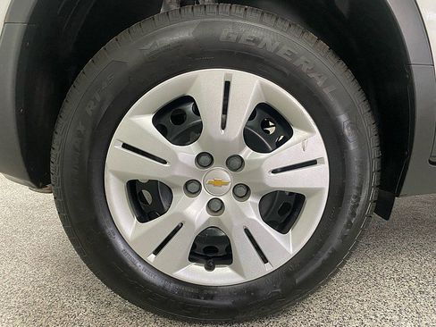 Used 2018 Chevrolet Trax LS image 23