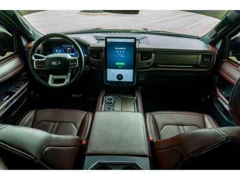 Used 2024 Ford Expedition Limited AWD/4WD image 23
