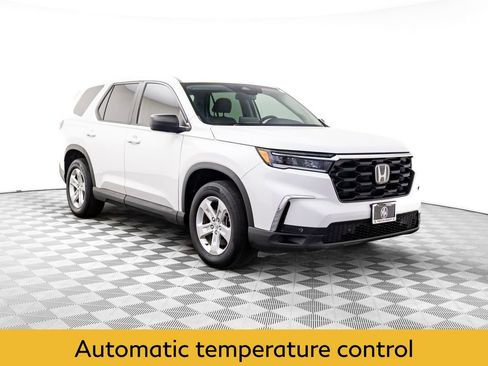 Used 2023 Honda Pilot LX image 8