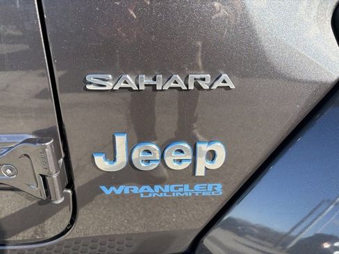 Used 2021 Jeep Wrangler Unlimited Sahara w/ Cold Weather Group image 10