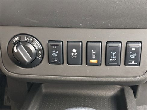 Used 2021 Nissan Frontier PRO-4X w/ Pro-4x Utility Package image 24