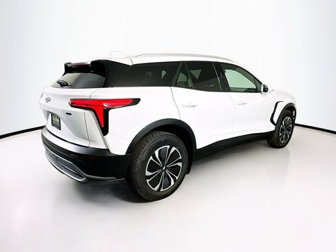 Used 2024 Chevrolet Blazer EV LT AWD/4WD image 9