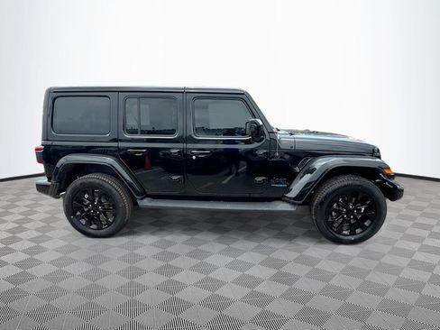 Used 2021 Jeep Wrangler Unlimited Sahara AWD/4WD image 5