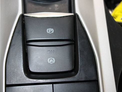 Used 2023 Ford Explorer XLT w/ Equipment Group 202A AWD/4WD image 45